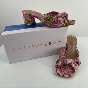 NIB Katy Perry”The Tooliped Twisted Sandal”Vintage Pink Brocade Size 7 MSRP $109